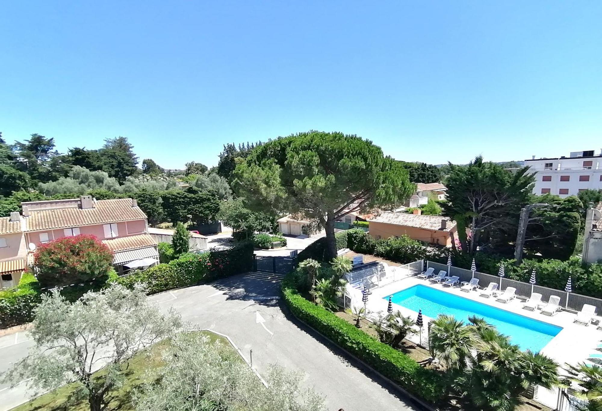 Eden Azur Aparthotel Golfe-Juan Szoba fotó