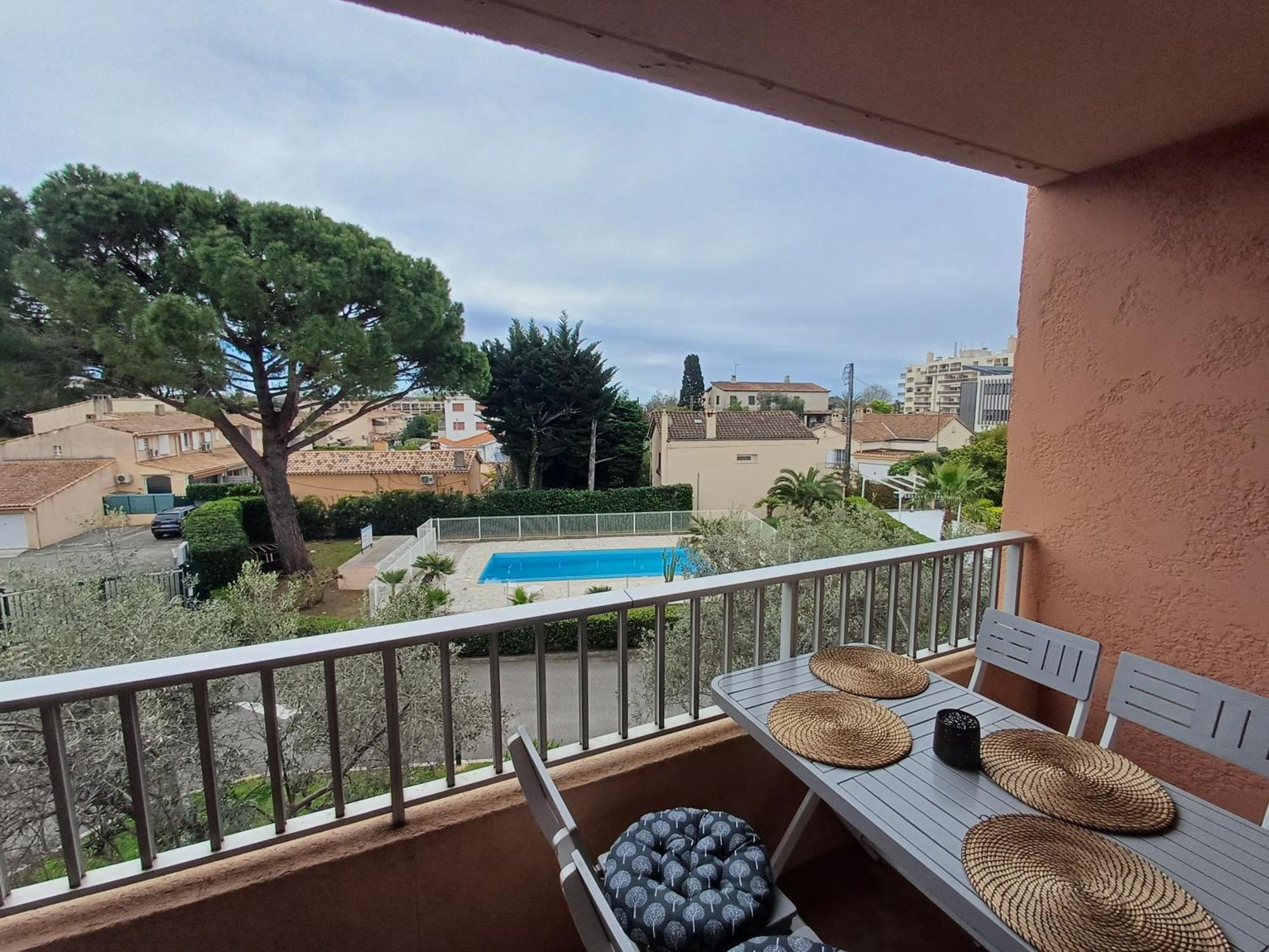 Eden Azur Aparthotel Golfe-Juan Szoba fotó